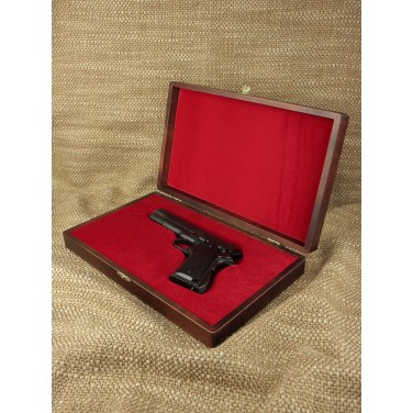 Модель Автоматический пистолет Кольт-45, в 1911 г. (в футляре)