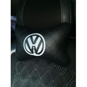 Подушка на подголовник Volkswagen (из экокожи c черной прострочкой) Подушка на подголовник Volkswagen (из экокожи c черной прострочкой)