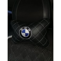 Подушка на подголовник BMW (из экокожи с белой прострочкой)