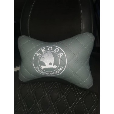 Подушка на подголовник Skoda (серая, из экокожи) Подушка на подголовник Skoda (серая, из экокожи)