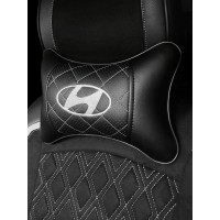 Подушка на подголовник HYUNDAI (из экокожи c белой прошивкой)