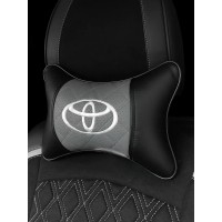Подушка на подголовник TOYOTA (из экокожи c вышивкой на сером) Подушка на подголовник TOYOTA (из экокожи c вышивкой на сером)