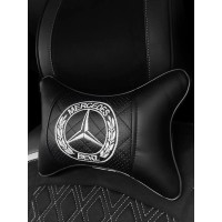Подушка на подголовник Mercedes-Benz (из экокожи с белой вышивкой)