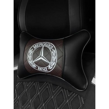 Подушка на подголовник Mercedes-Benz (с коричневой вставкой, из экокожи) Подушка на подголовник Mercedes-Benz (с коричневой вставкой, из экокожи)