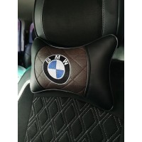Подушка на подголовник BMW (с коричневой вставкой, из экокожи) Подушка на подголовник BMW (с коричневой вставкой, из экокожи)