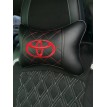 Подушка на подголовник TOYOTA (из экокожи c красной прошивкой)