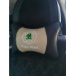 Подушка на подголовник Skoda (из экокожи с бежевой вставкой)