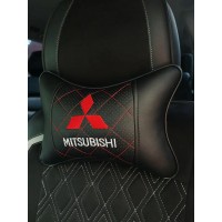 Подушка на подголовник MITSUBISHI (из экокожи с красной прострочкой) Подушка на подголовник MITSUBISHI (из экокожи с красной прострочкой)
