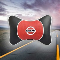 Подушка на подголовник NISSAN (с вставкой из красной экокожи) Подушка на подголовник NISSAN (с вставкой из красной экокожи)