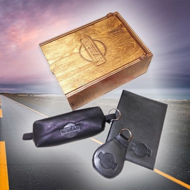 Подарочный набор Nissan: брелок, ключница и обложка для автодокументов