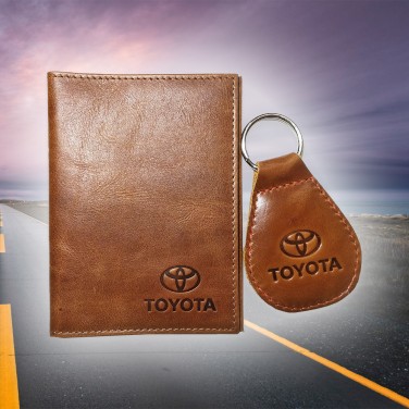 Подарочный набор Toyota: обложка для автодокументов и брелок