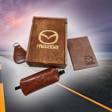 Подарочный набор Mazda: обложка для автодокументов, брелок и ключница