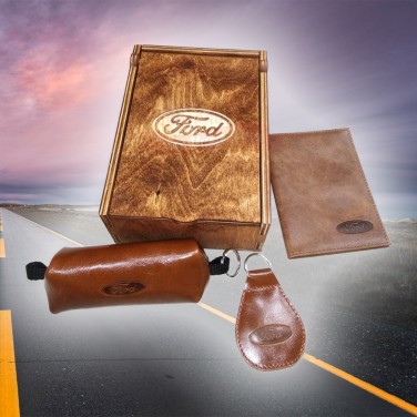 Подарочный набор Ford: обложка для автодокументов, брелок и ключница