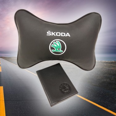 Подарочный набор SKODA: обложка для автодокументов и подушка на подголовник