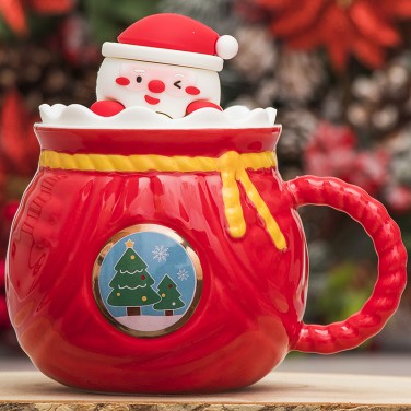 Кружка с крышкой Дед Мороз с мешком подарков