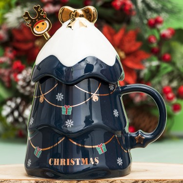 Кружка с крышкой Нарядная ёлка