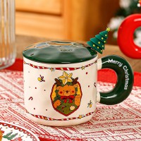 Кружка с крышкой Медведь под ёлочкой