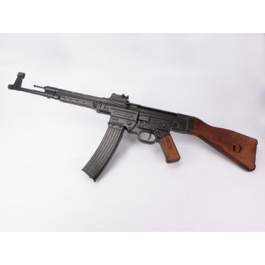 Модель Немецкая штурмовая винтовка STG-44 Модель Немецкая штурмовая винтовка STG-44