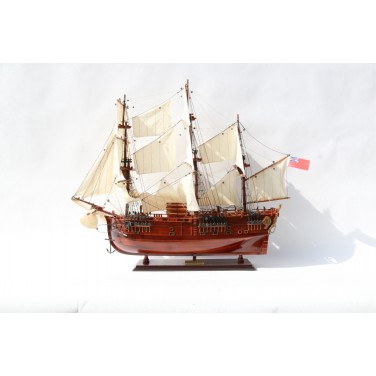 Модель парусника HM Bark Endeavour