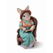 Фигурка Крольчиха с книгой