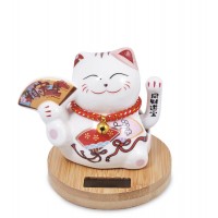 Фигурка Манэки-нэко с веером Фигурка Манэки-нэко с веером