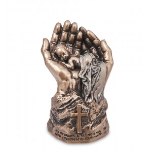 Статуэтка Младенец в руках Бога