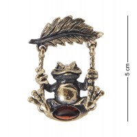 Фигурка - брошь Лягушонок на качелях (янтарь) Фигурка - брошь Лягушонок на качелях (янтарь)