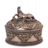 Шкатулка Лошадь на лужайке