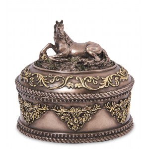 Шкатулка Лошадь на лужайке