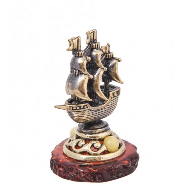 Фигурка Бригантина (янтарь)