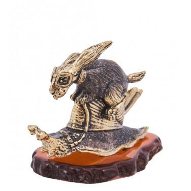 Фигурка Заяц на улитке (янтарь)