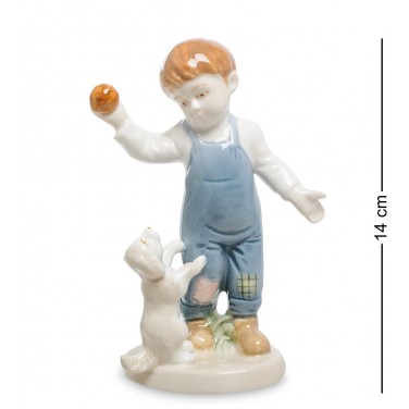 Статуэтка Мальчик с мячиком и щенком