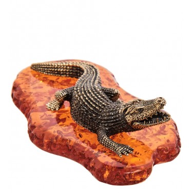 Фигурка Грозный крокодил (янтарь)