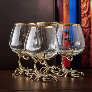 Набор бокалов для коньяка Золотой скорпион (в шкатулке)