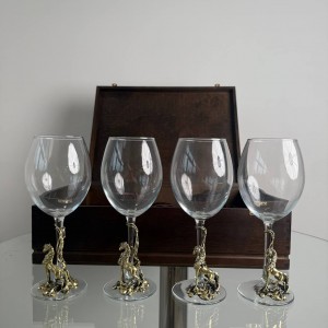 Набор бокалов для вина Грациозная лошадь (в шкатулке)