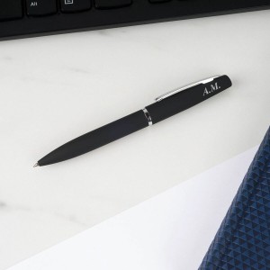 Именная ручка с гравировкой Black star