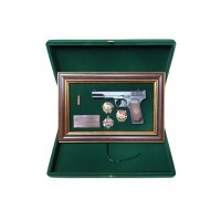 Панно с пистолетом ТТ и наградами СССР (в футляре)